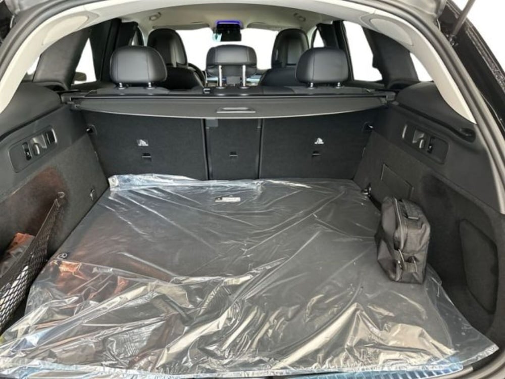 Mercedes-Benz GLC nuova a Avellino (8)