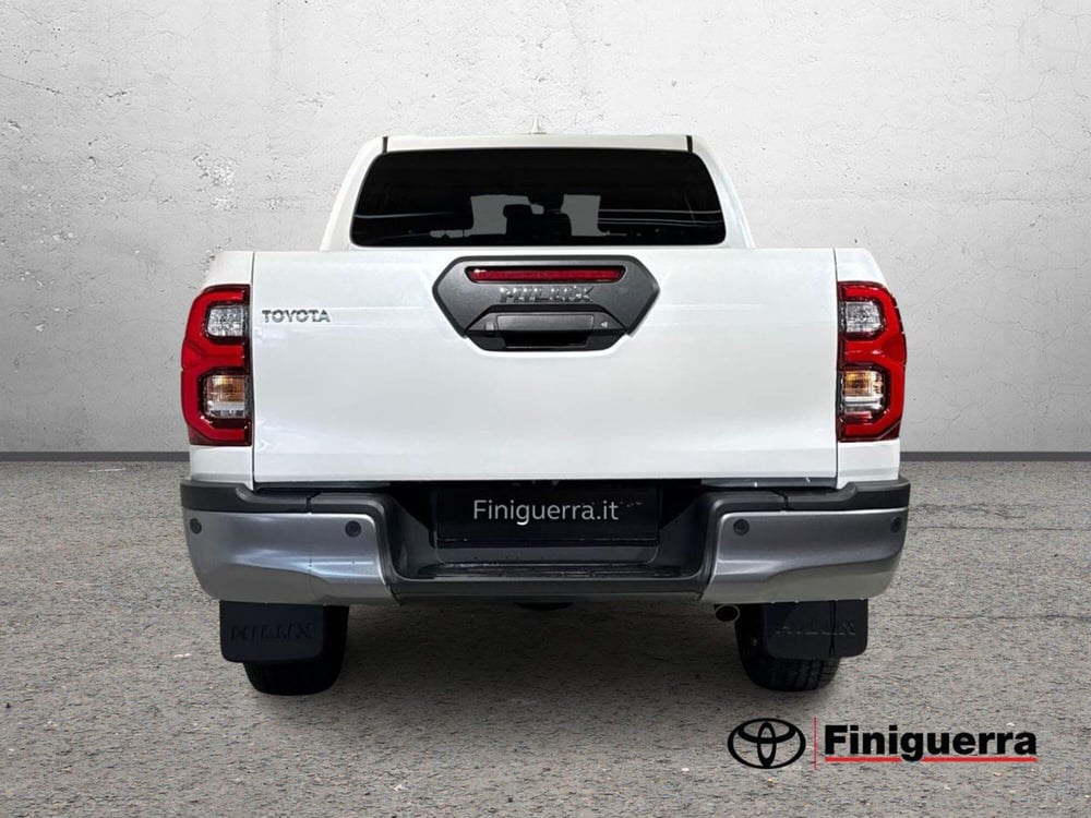 Toyota Hilux nuova a Lecco (3)