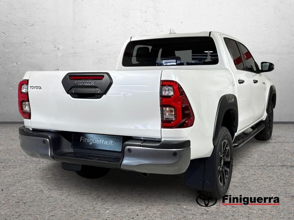 Toyota Hilux nuova a Lecco (4)
