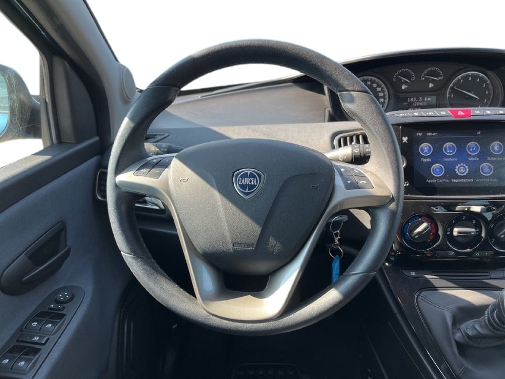 Lancia Ypsilon usata a Torino (12)