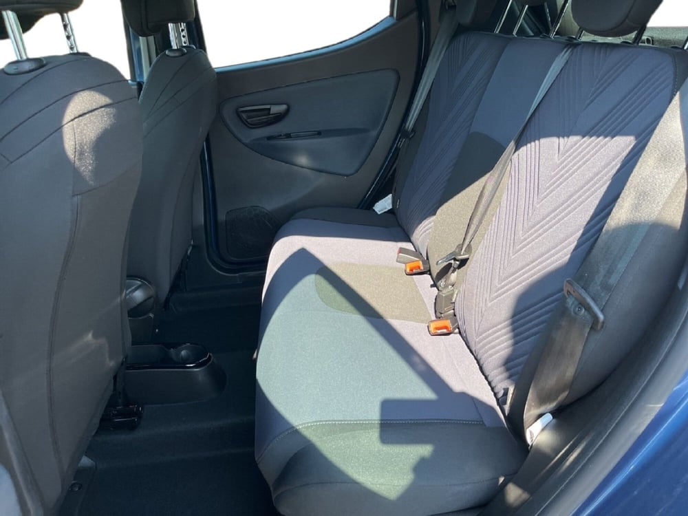 Lancia Ypsilon usata a Torino (9)