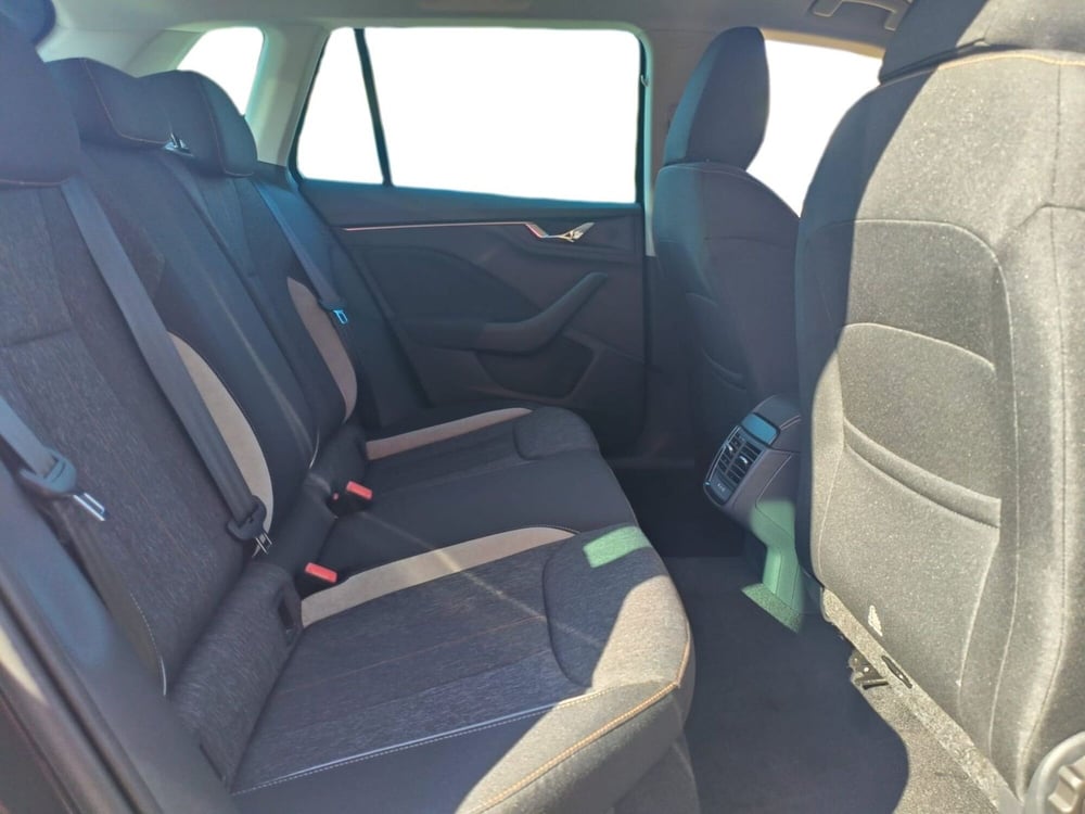 Skoda Kamiq nuova a Prato (12)