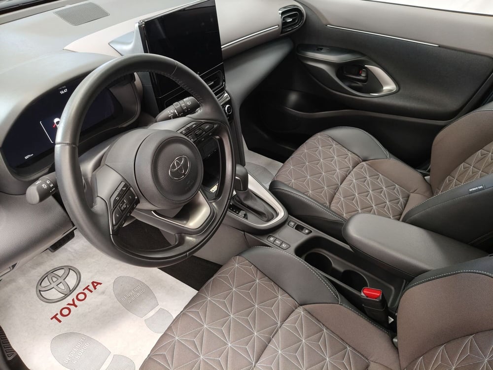 Toyota Yaris Cross usata a Roma (12)
