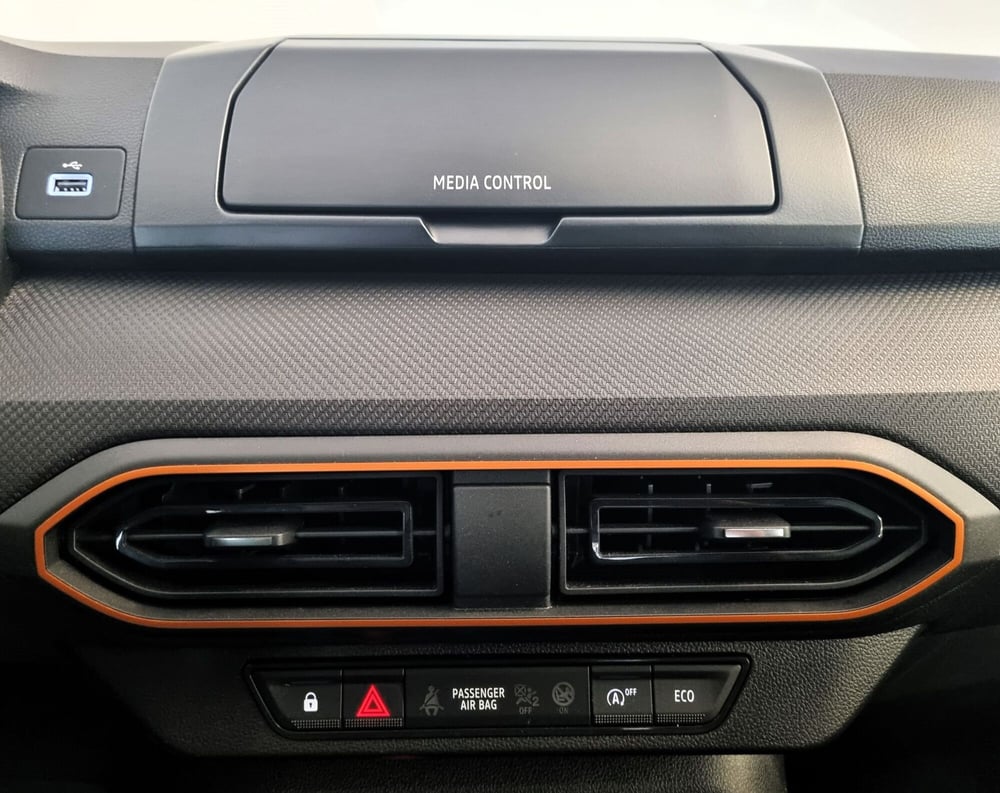 Dacia Sandero usata a Pavia (13)