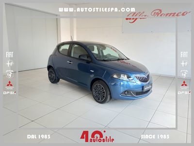 Lancia Ypsilon 1.0 FireFly 5 porte S&amp;S Hybrid Gold Plus del 2023 usata a Scandiano