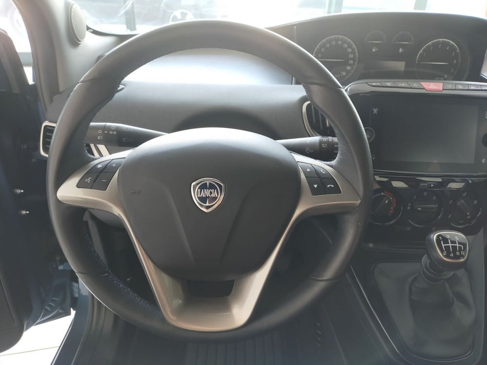 Lancia Ypsilon usata a Reggio Emilia (10)