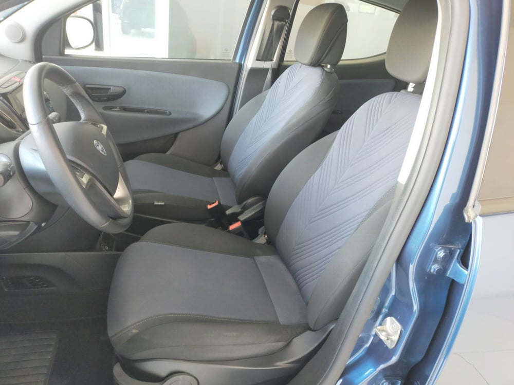 Lancia Ypsilon usata a Reggio Emilia (8)