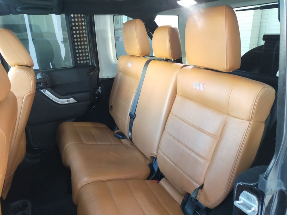 Jeep Wrangler Unlimited usata a Reggio Emilia (11)