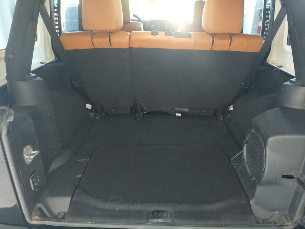 Jeep Wrangler Unlimited usata a Reggio Emilia (8)