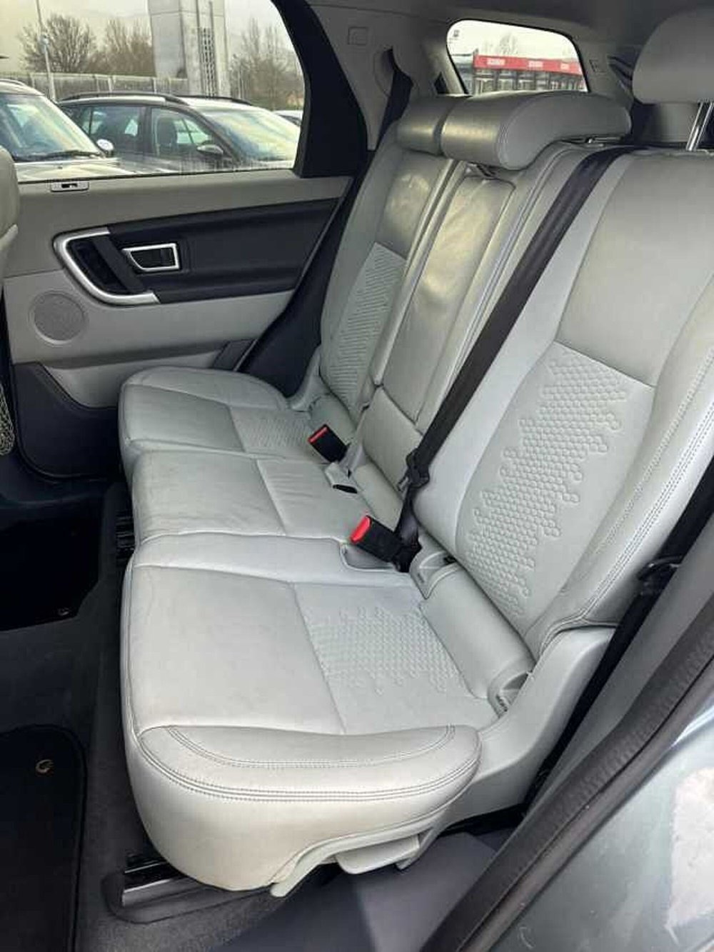 Land Rover Discovery Sport usata a Lucca (6)