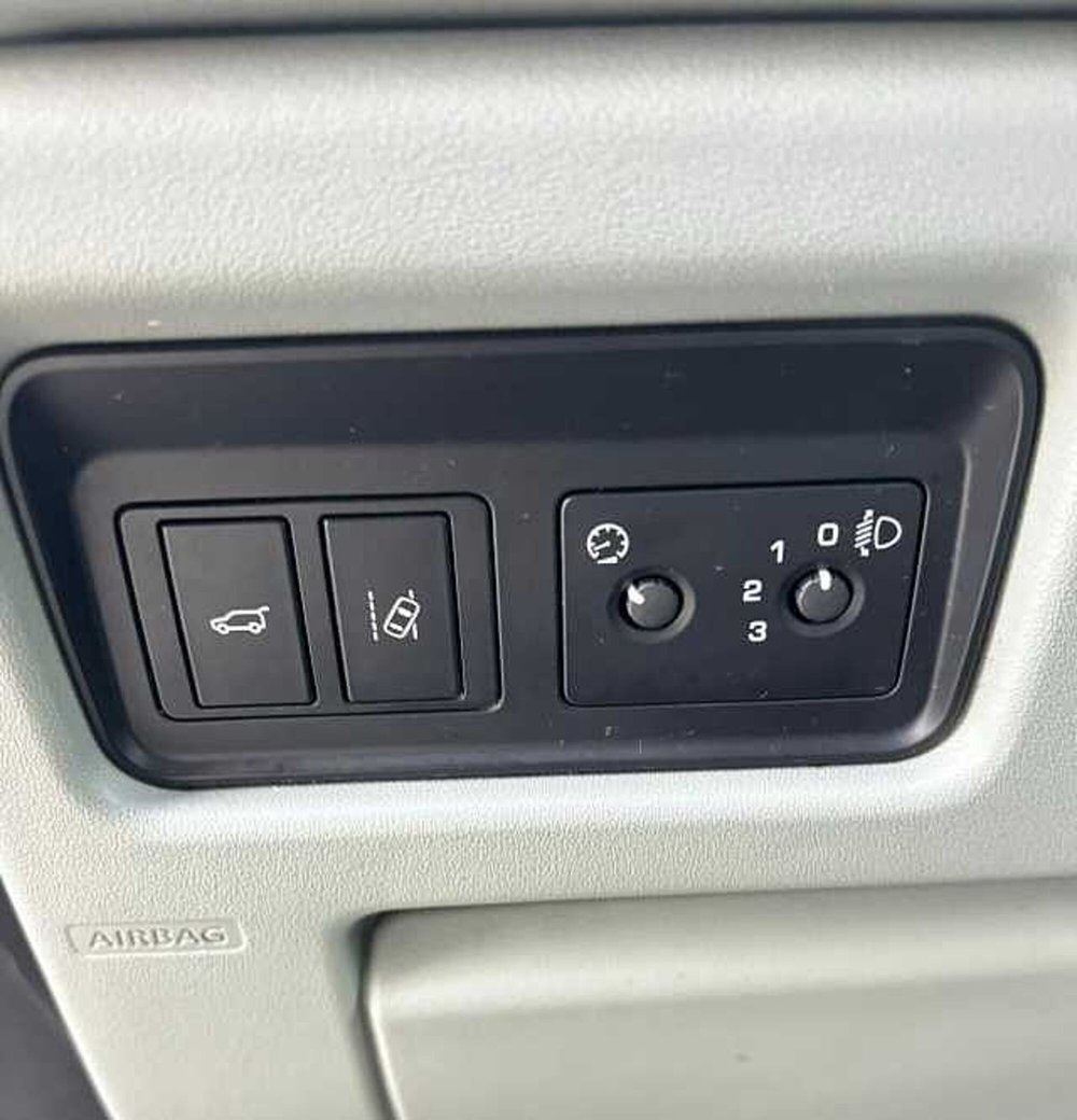 Land Rover Discovery Sport usata a Lucca (8)