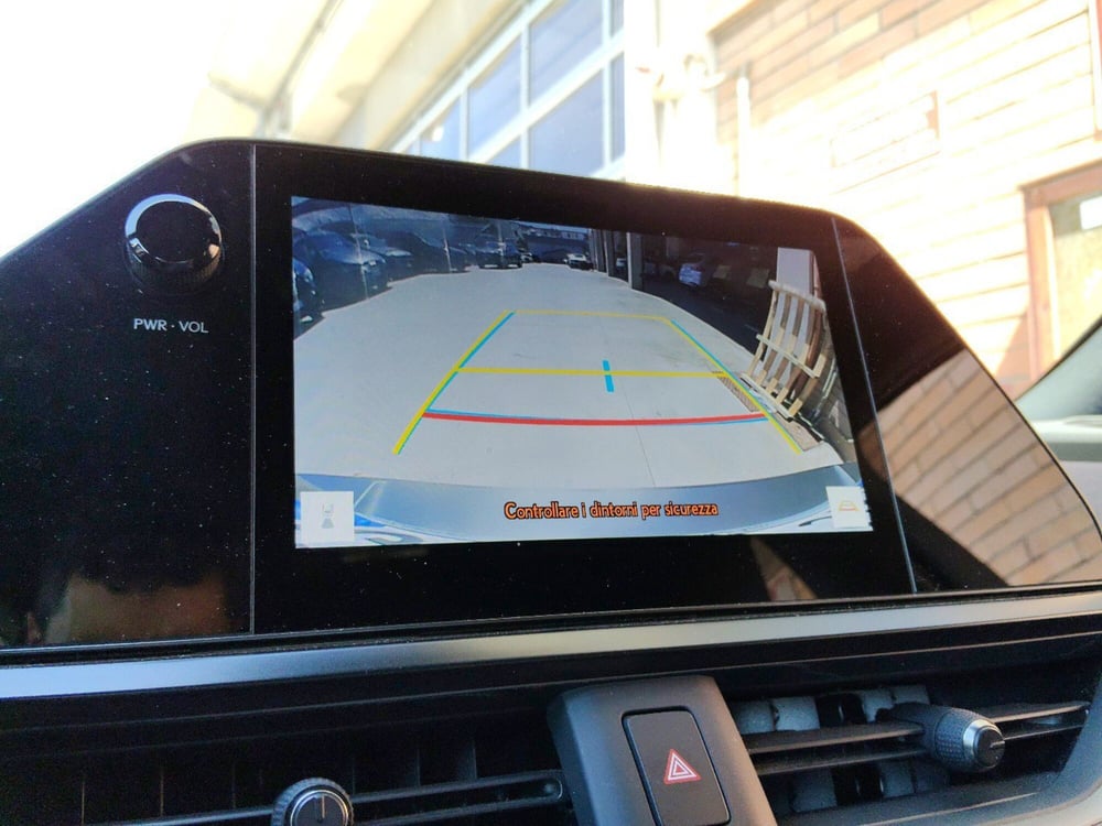 Lexus UX usata a Pescara (19)