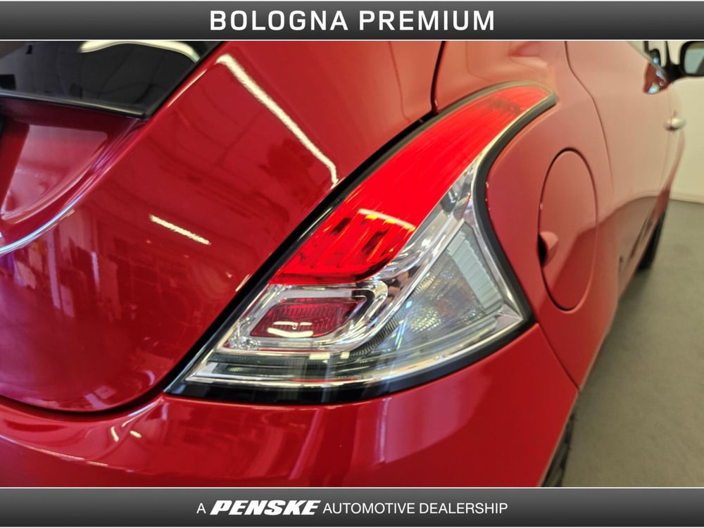 Lancia Ypsilon usata a Bologna (16)