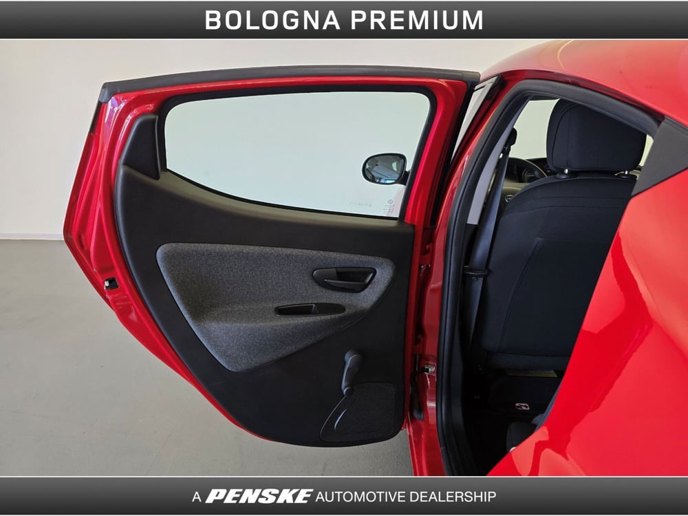 Lancia Ypsilon usata a Bologna (18)