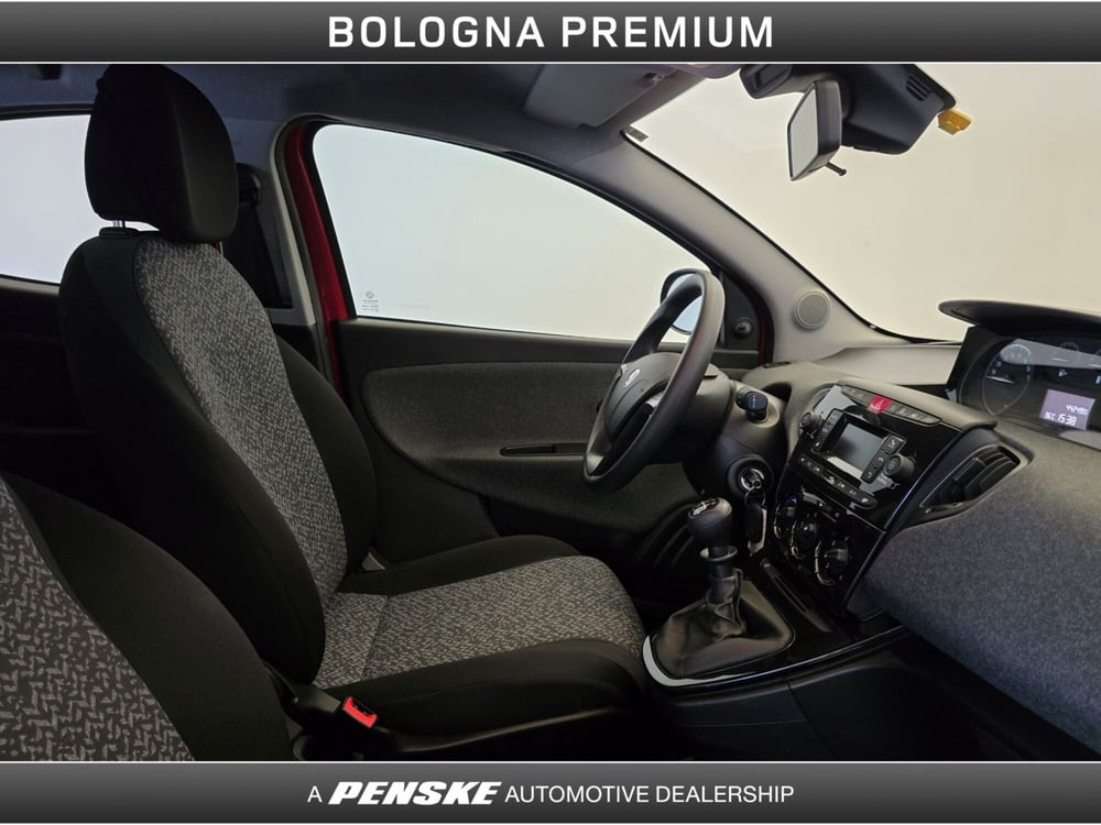 Lancia Ypsilon usata a Bologna (3)