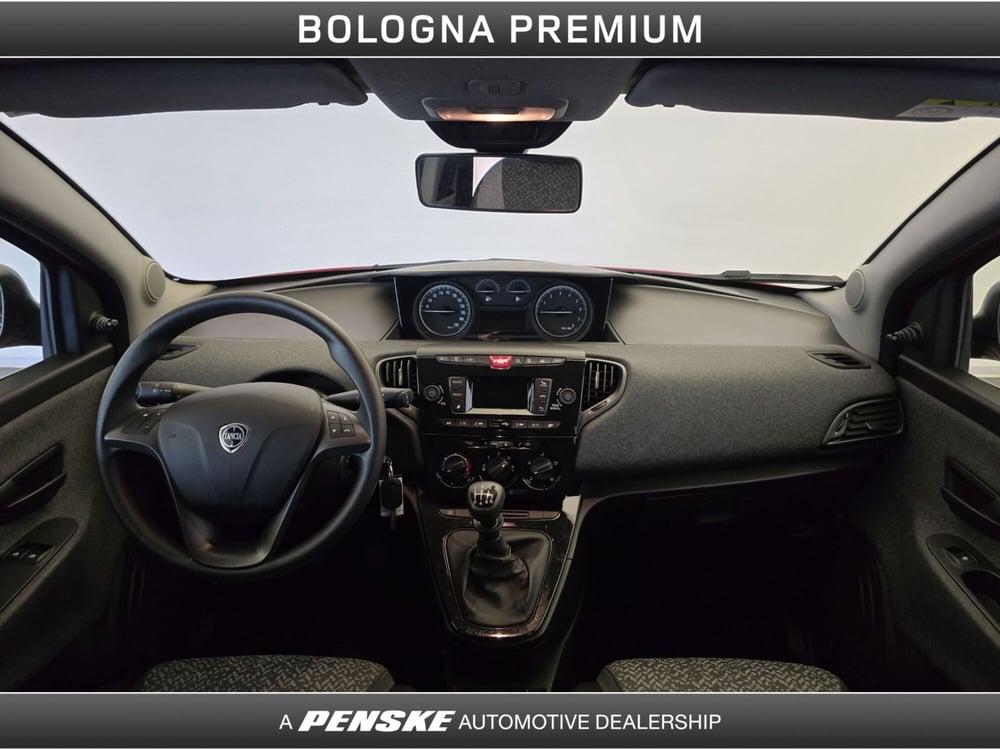 Lancia Ypsilon usata a Bologna (4)