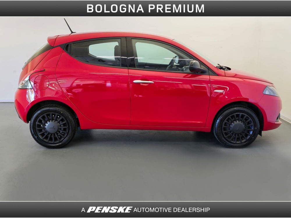 Lancia Ypsilon usata a Bologna (6)