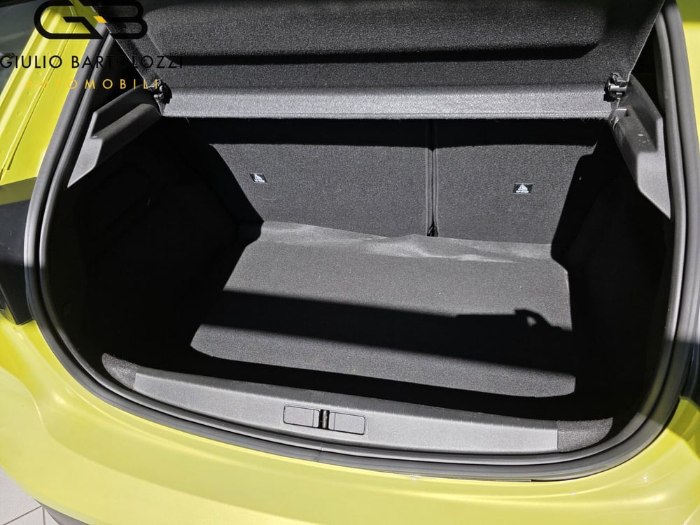 Peugeot 208 nuova a Prato (11)