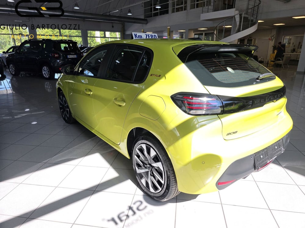 Peugeot 208 nuova a Prato (5)