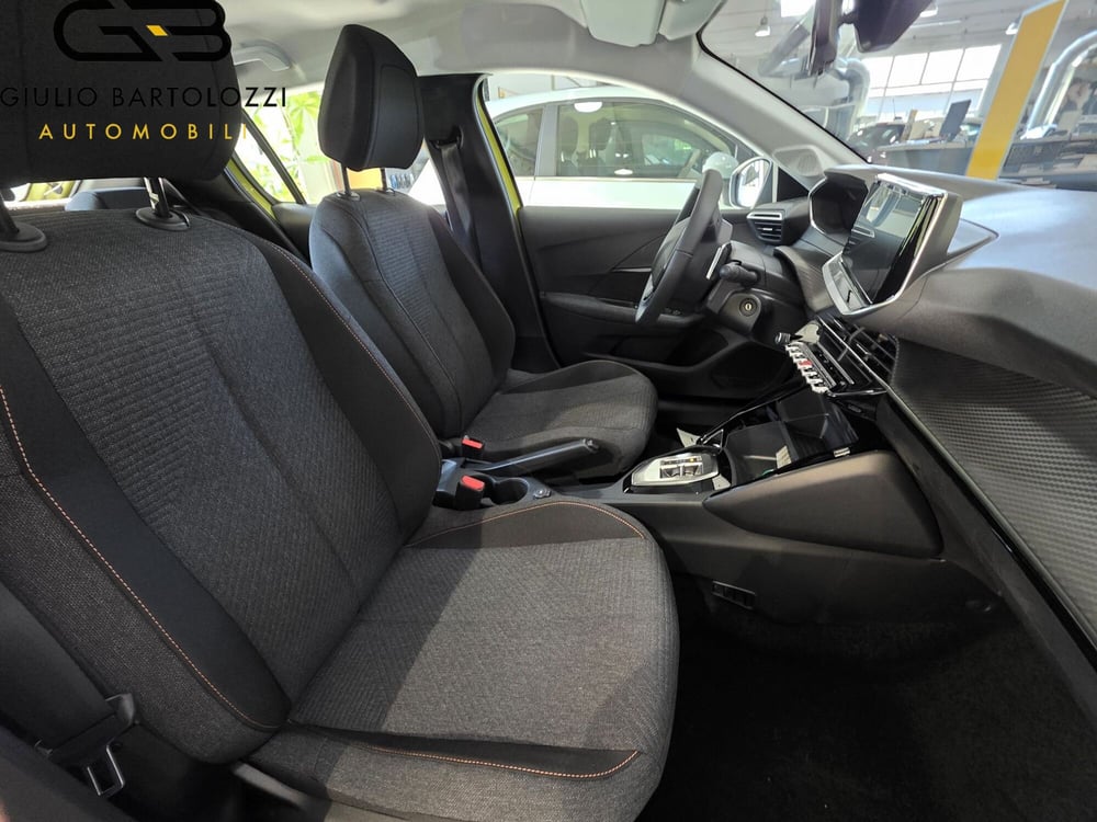 Peugeot 208 nuova a Prato (8)