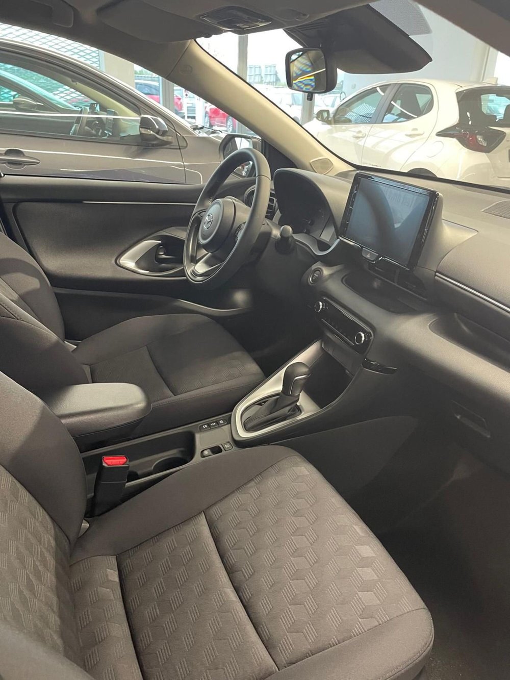 Mazda Mazda2 Hybrid nuova a Prato (15)