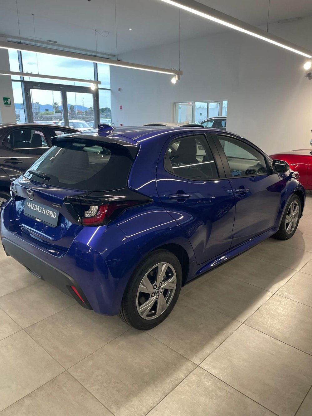 Mazda Mazda2 Hybrid nuova a Prato (5)