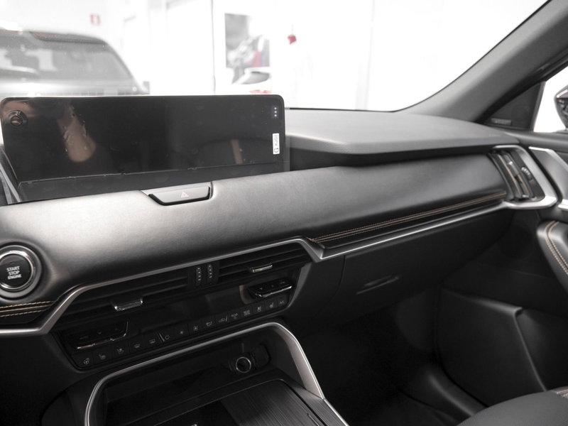 Mazda CX-80 nuova a Prato (10)