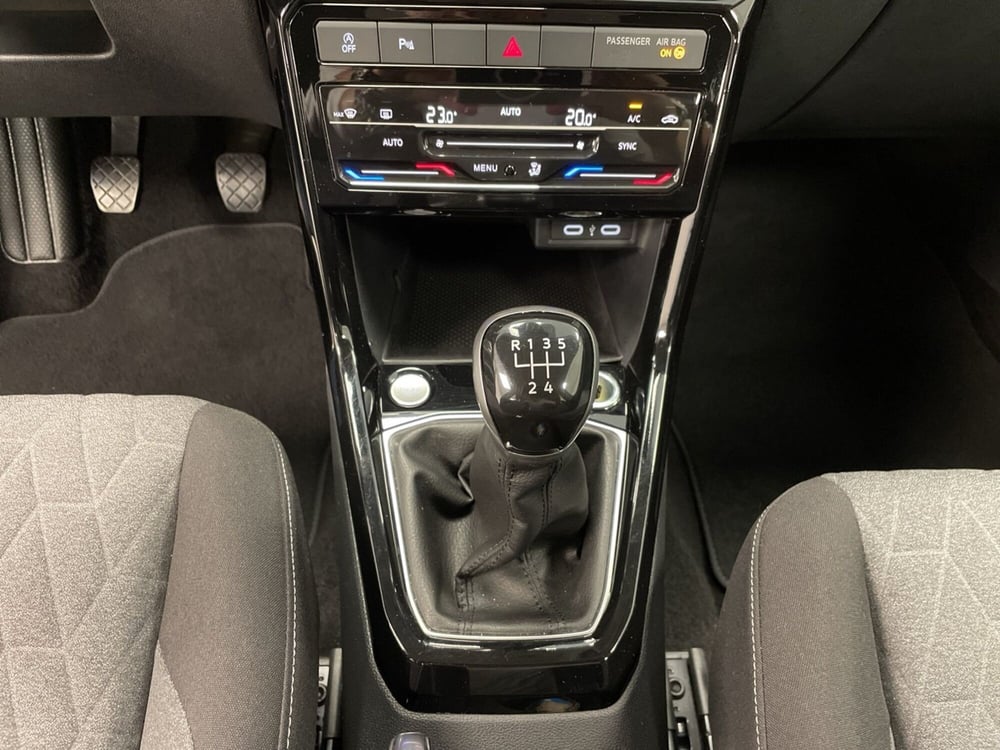Volkswagen T-Cross usata a Varese (16)
