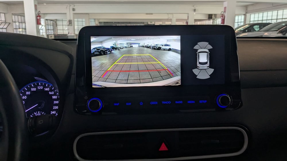 Hyundai Kona usata a Milano (9)