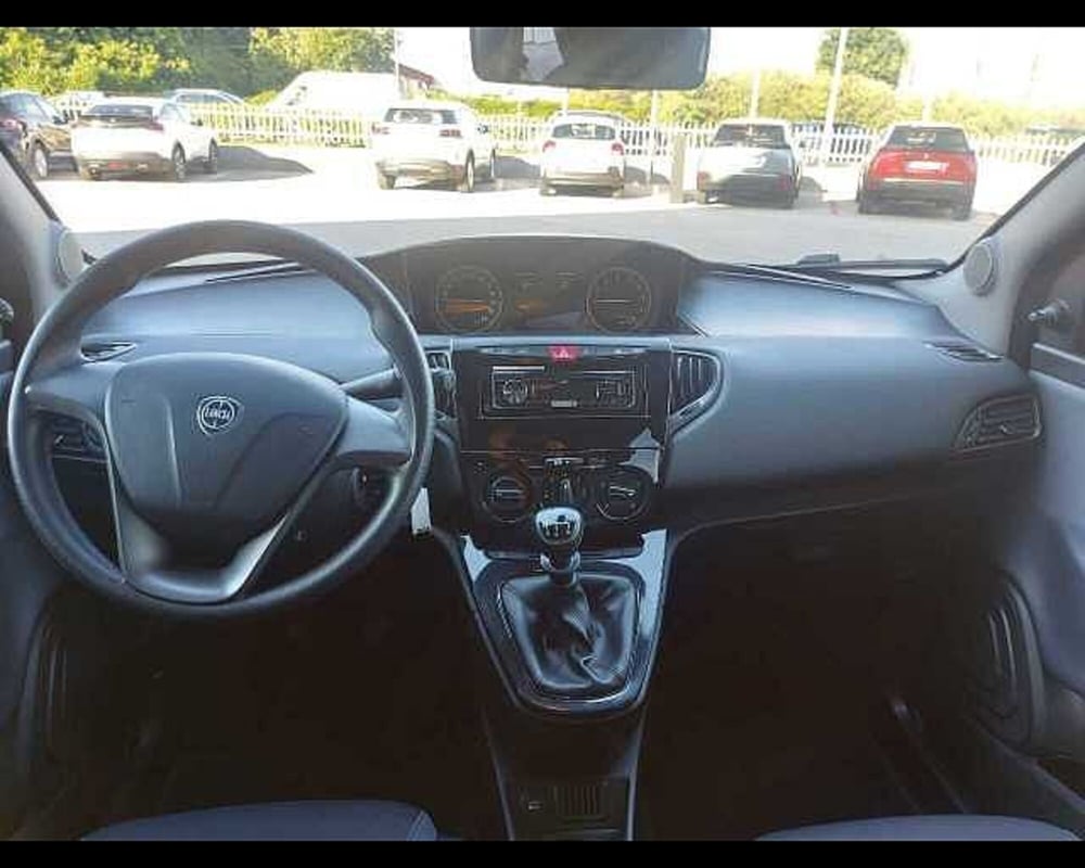 Lancia Ypsilon usata a Venezia (7)