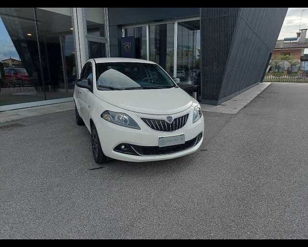 Lancia Ypsilon usata a Venezia (2)