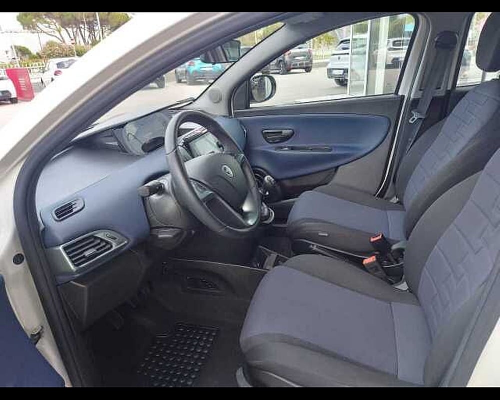 Lancia Ypsilon usata a Venezia (8)
