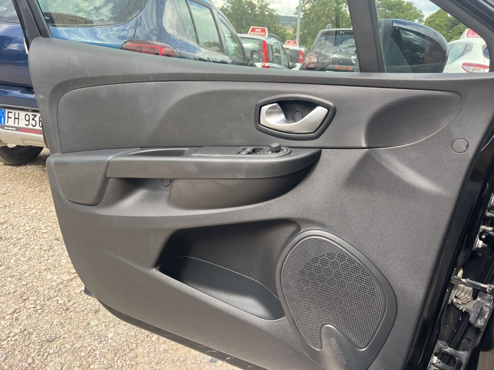 Renault Clio usata a L'Aquila (18)
