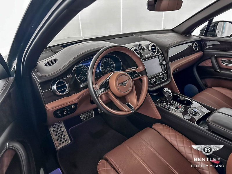 Bentley Bentayga usata a Milano (10)