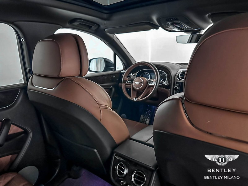 Bentley Bentayga usata a Milano (14)