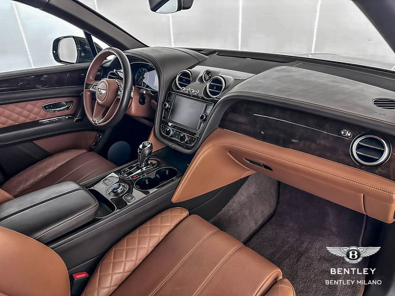 Bentley Bentayga usata a Milano (15)