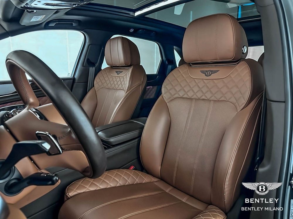 Bentley Bentayga usata a Milano (9)