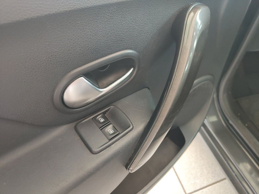 Dacia Sandero usata a Torino (15)