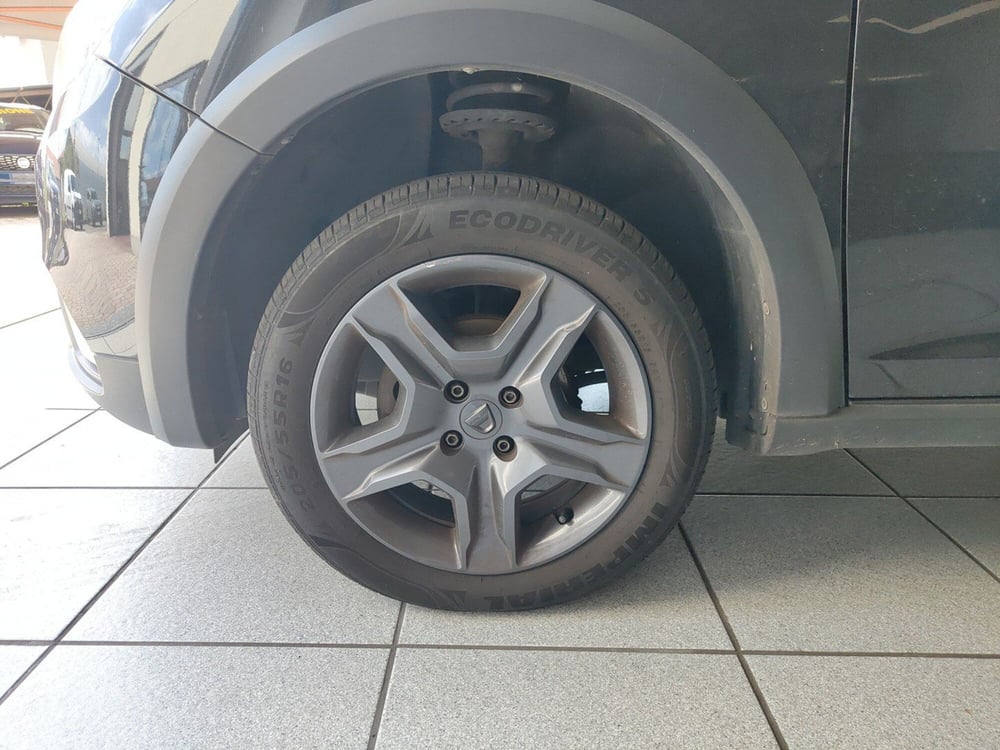 Dacia Sandero usata a Torino (9)