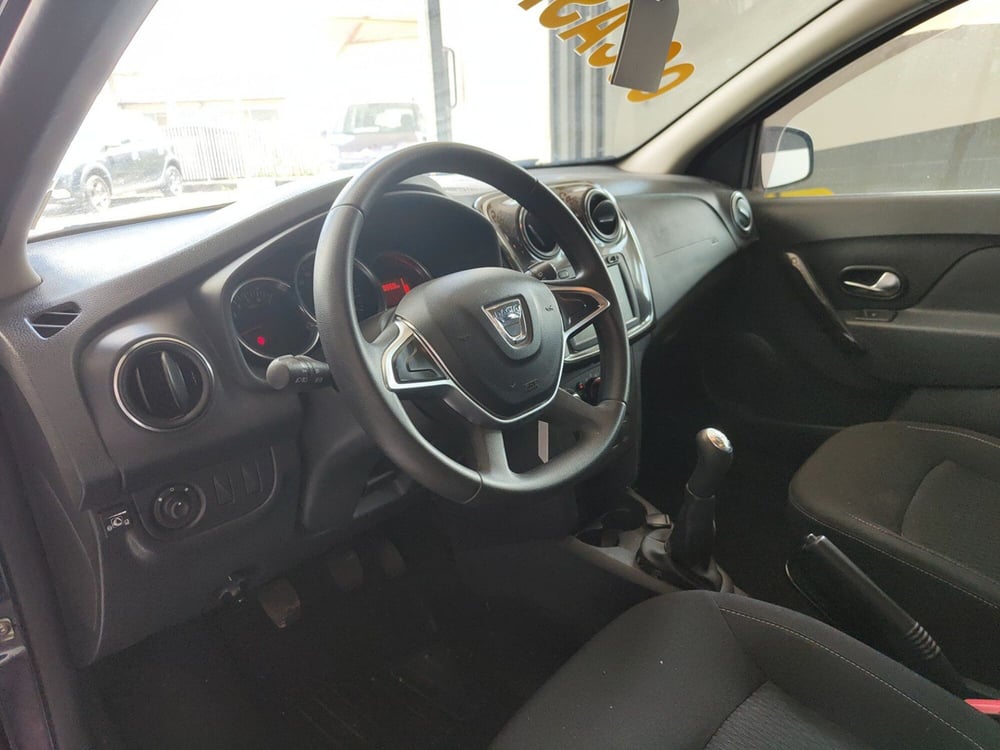 Dacia Logan usata a Torino (8)