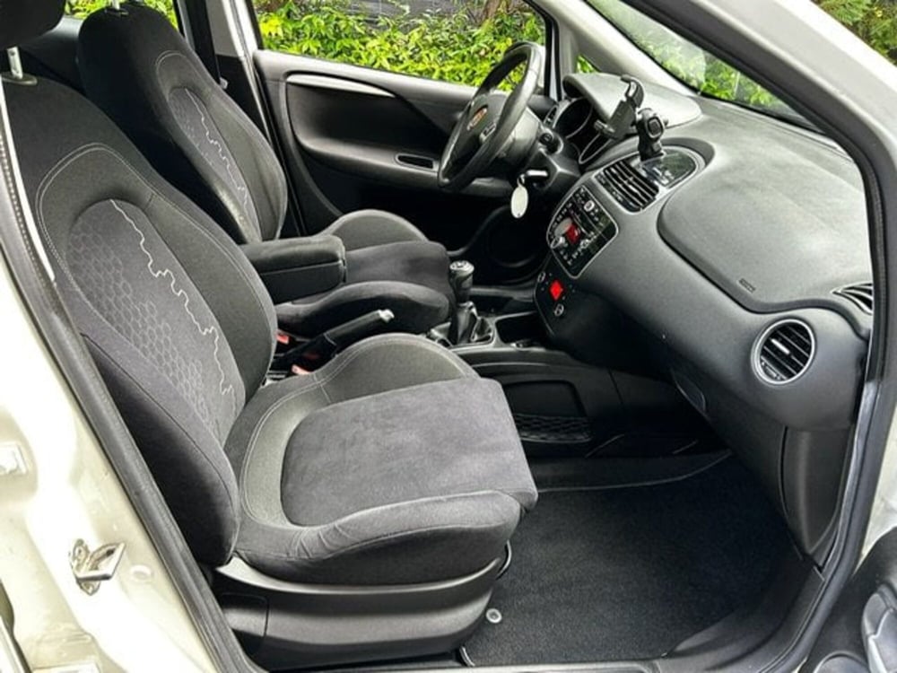 Fiat Punto usata a Vercelli (16)