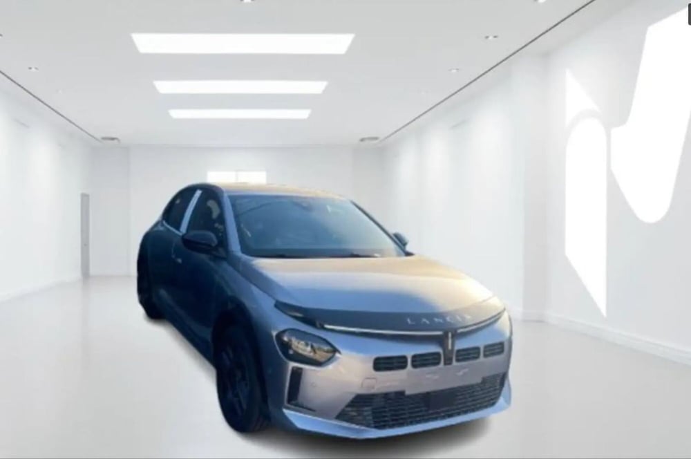 Lancia Ypsilon nuova a Latina