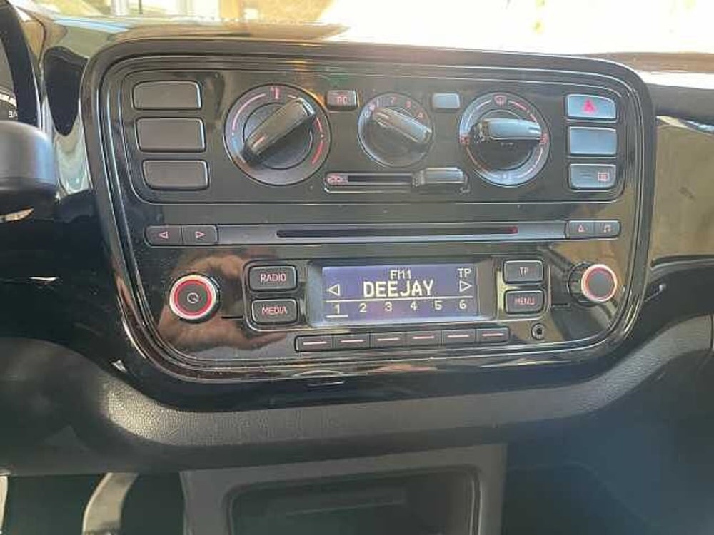 Volkswagen up! usata a Genova (13)