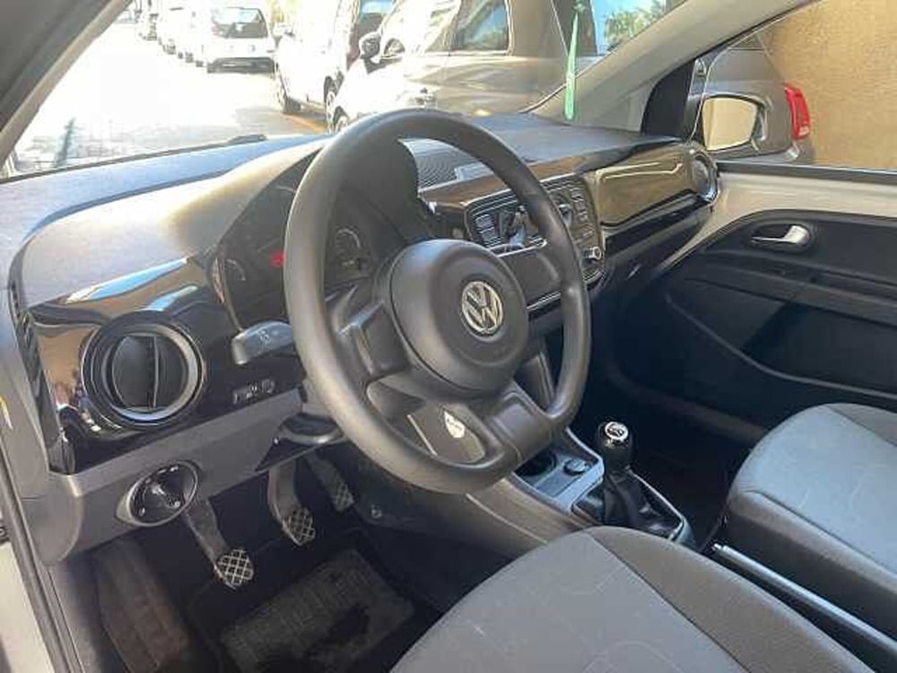 Volkswagen up! usata a Genova (8)