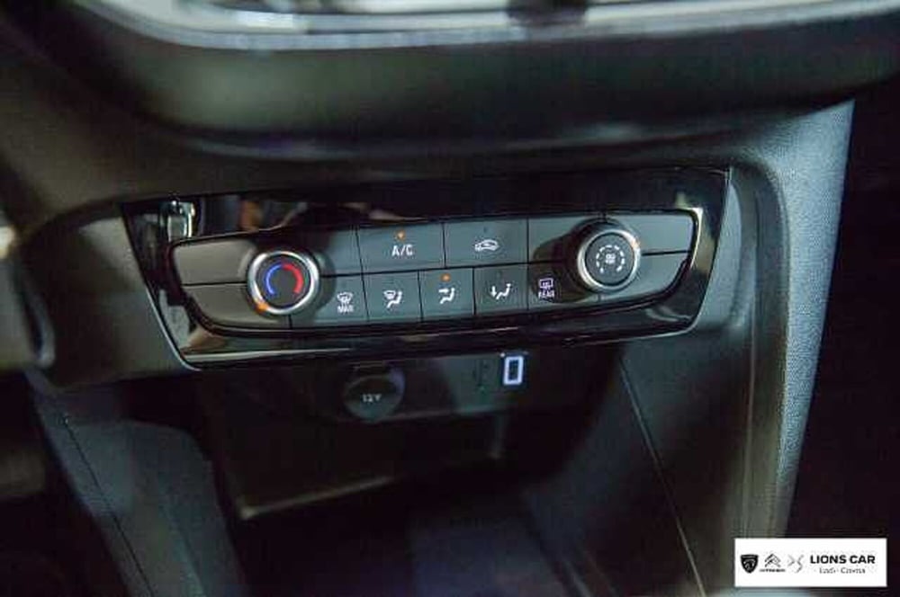 Opel Corsa nuova a Lodi (18)