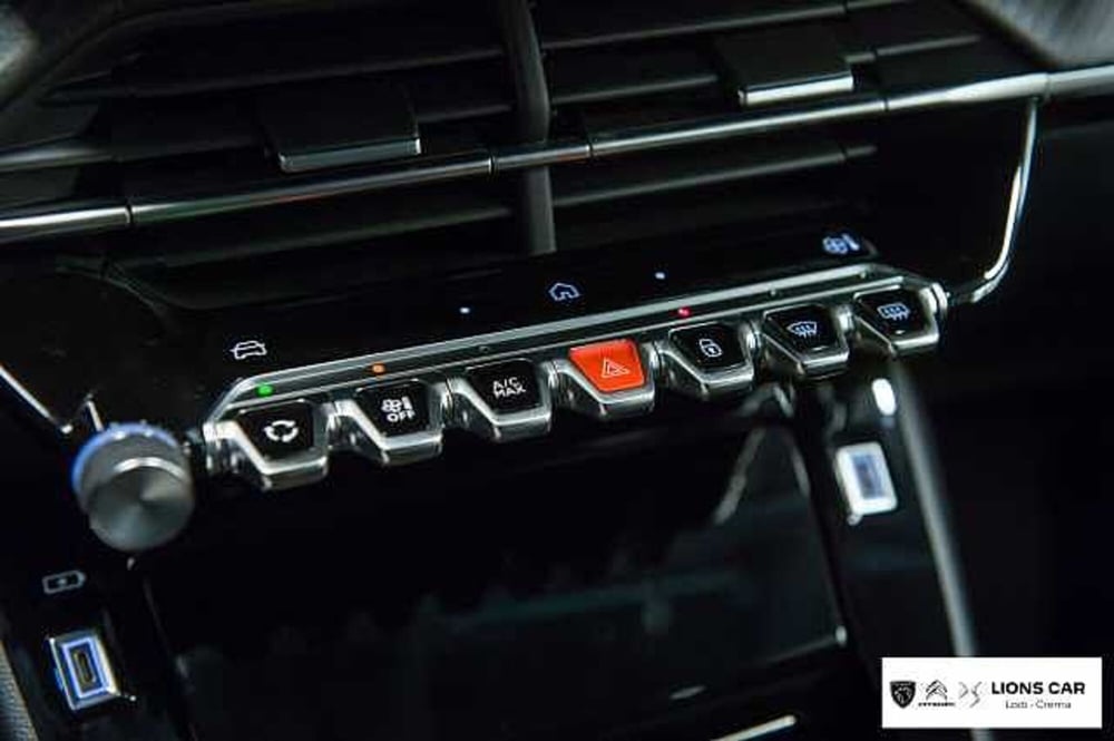 Peugeot 208 nuova a Lodi (19)