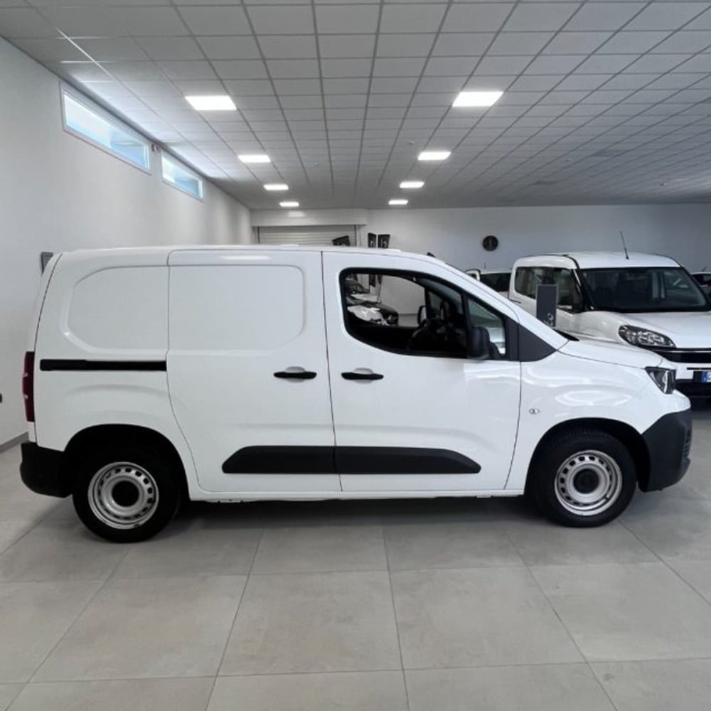 Peugeot Partner Furgone usata a Oristano (7)