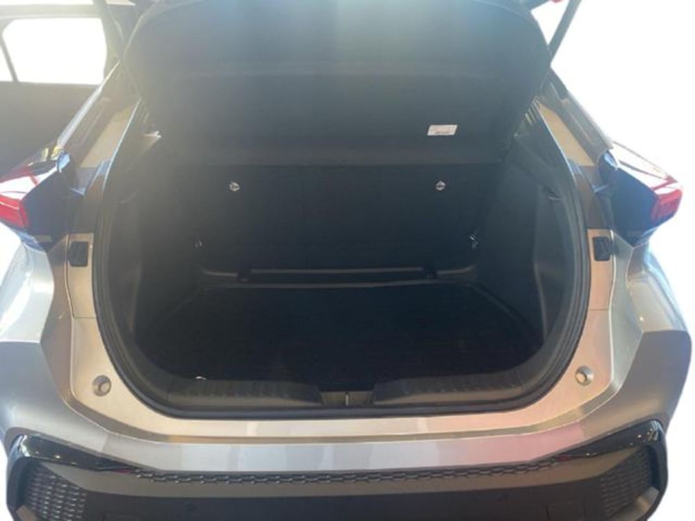 Toyota Toyota C-HR nuova a Vercelli (10)
