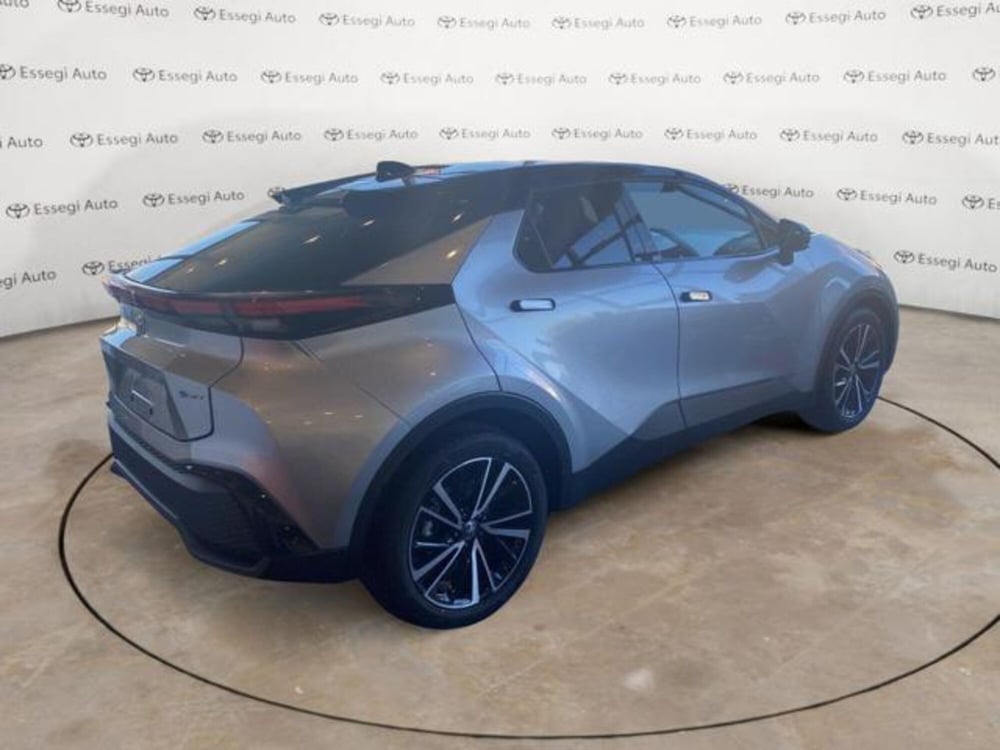 Toyota Toyota C-HR nuova a Vercelli (15)