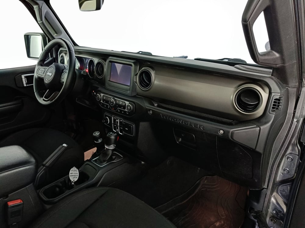 Jeep Wrangler Unlimited usata a Ascoli Piceno (10)
